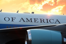 Ruzyňské letiště: Air Force One v zapadajícím slunci.