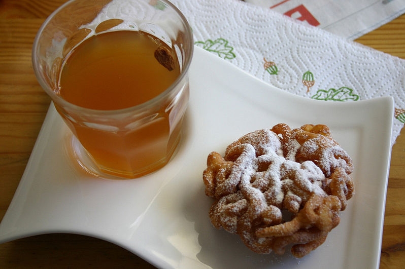 Finskou specialitou jsou koblihy tippaleipä. Finskou specialitou jsou koblihy tippaleipä.