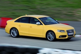 V Audi S4 se objevuje nov&yacute; benzinov&yacute; &scaron;estiv&aacute;lec s kompresorem.