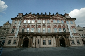 Kinský žádal navrácení například i pražského paláce Kinských.