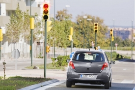 Na červené umí nový motor Toyoty Yaris sám zhasnout.