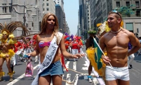 Průvod gayů v New Yorku.