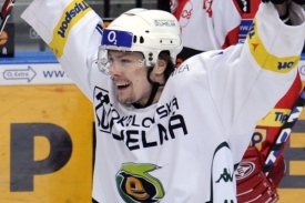 Ondřej Němec se raduje ze vstřelení gólu do slávistické sítě.