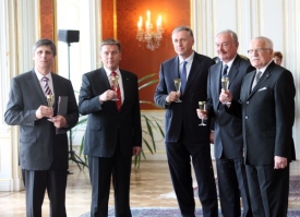 I kravaty politiků mohou mnohé napovídat.