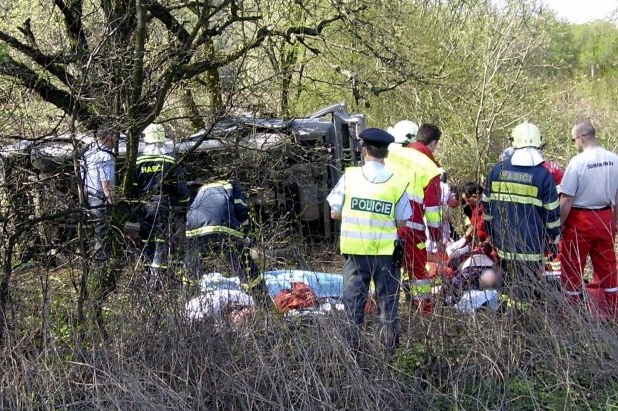 Při nehodě v Novém Městě nad Metují 11. dubna zemřel jeden člověk. Při nehodě v Novém Městě nad Metují 11. dubna zemřel jeden člověk.
