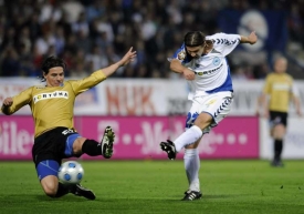 Střeleck&eacute; tr&aacute;pen&iacute; Liberce neprotrhl ani Petr Papu&scaron;ek (v b&iacute;l&eacute;m).