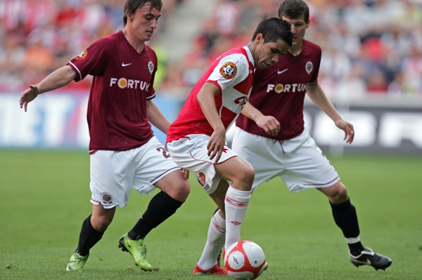 Dělba bodů těší oba. Slavia je blíž titulu, Sparta druhému místu.