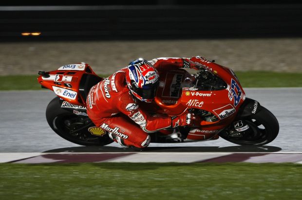 Casey Stoner slavil v Dauhá vítězství.