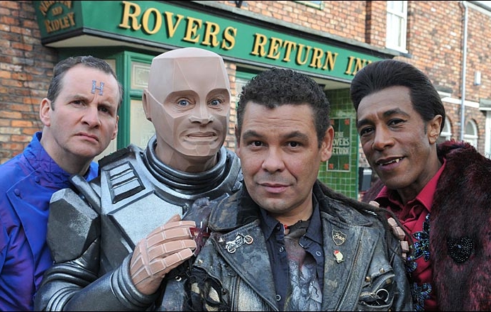 Nechcete pobavit? Red Dwarf: Back To Earth. 