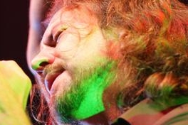 Foto z pražského koncertu Pearl Jam v roce 2006. Foto z pražského koncertu Pearl Jam v roce 2006.