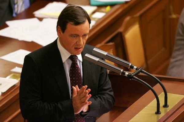Lecjaký vytrvalý hajzlík si může z demokracie dělat dobrý den. Lecjaký vytrvalý hajzlík si může z demokracie dělat dobrý den.