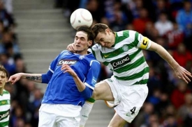 Rivalové Celtic a Glasgov se možná utkají o českého brankáře.