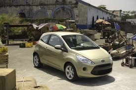 Ford Ka stojí na stejném podvozku jako fiaty 500 a Panda.