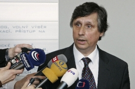 Premiér Fischer zatím stále neví, kdo bude v jeho týmu.