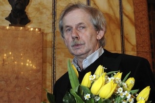 Oceněný básník Miloslav Topinka. Oceněný básník Miloslav Topinka.