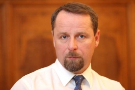Návrh ministra Římana počítá s vratnou kaucí. Návrh ministra Římana počítá s vratnou kaucí.