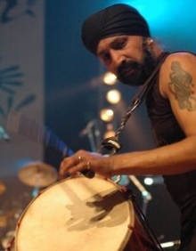 V Roxy zazní obávaný buben dhol.