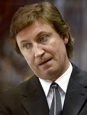 Gretzky je v současnosti spolumajitelem a koučem Phoenixu.