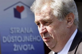 I Miloš Zeman výrazně přispěl ke vstupu.