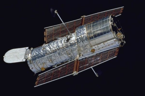 Hubbleův teleskop nutně potřebuje opravu. Tentokrát se jí ještě dočká. Hubbleův teleskop nutně potřebuje opravu. Tentokrát se jí ještě dočká.