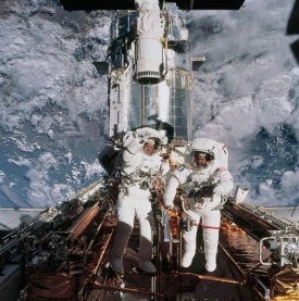 Astronauti se k dalekohledu vypravili už čtyřikr&aacute;t.