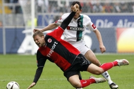 Tom&aacute;&scaron; Gal&aacute;sek v souboji.