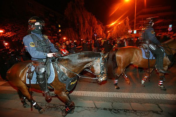 Policie ve střehu. Ruply jí nervy?