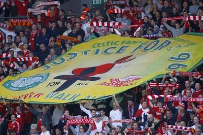 Momentka z výročí tragédie v Hillsborough.