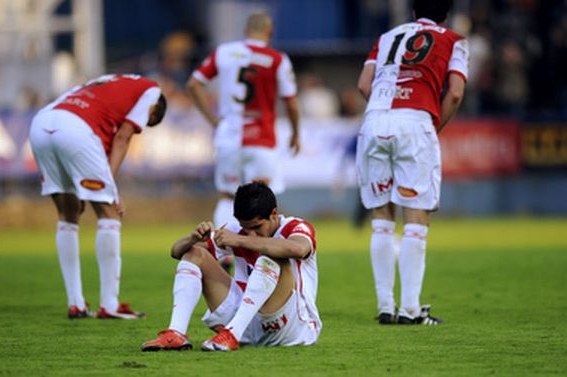 Smutek fotbalistů Slavie. V dohrávce podlehli Kladnu 1:2.