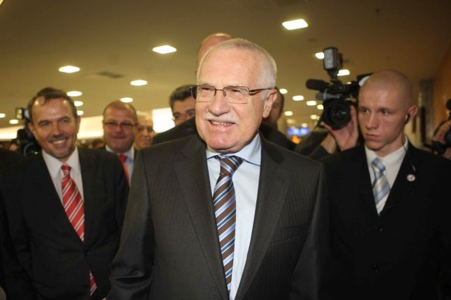 Václav Klaus povede summit kvůli situaci, která nastala s pádem vlády.