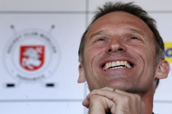 Spokojený Dominik Hašek se vrací k hokeji.