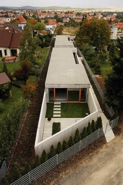 Atriové domy v Brně od ateliéru Makovský & partneři.