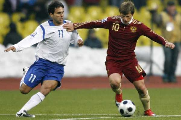 Andrej Aršavin (vpravo), ruská hvězda fotbalistů Arsenalu.