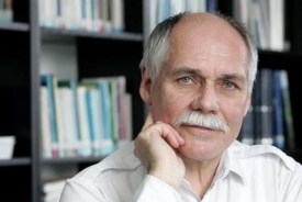 Bedřich Moldan z ODS. Dle soudu nemístně zasáhl do jeho nezávislosti.