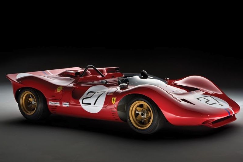 Ferrari 330 P4 0858 je jedním ze tří vyrobených exemplářů.