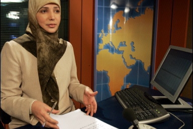 Moderátorka televize Al-Manar.