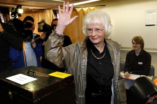 Islanďané si zvolili do čela sociální demokratku a lesbičku.