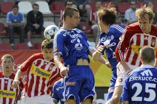 Fotbalisté Žižkova uhráli s Kladnem remízu 2:2 (ilustrační foto).