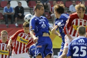 Fotbalisté Žižkova uhráli s Kladnem remízu 2:2 (ilustrační foto).