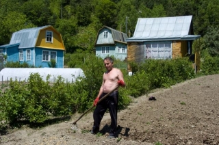 V potu tváře na dače.
