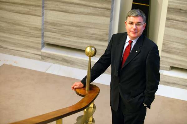 Laurent Goutard si přijde na 187 500 eur, tedy pět milionů korun.