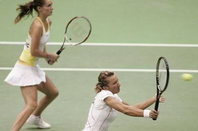 České tenistky bojují v rozhodující čtyřhře.