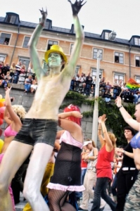 Stockholm 2007: Pochod za pr&aacute;va gayů a lesbiček.