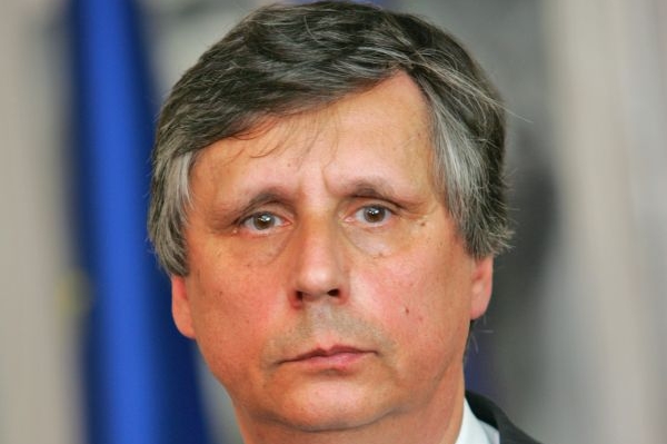 Jan Fischer stále u jmen na některá ministerstva váhá.