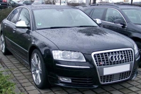 Limuzína Audi A8 pro pana ředitele.