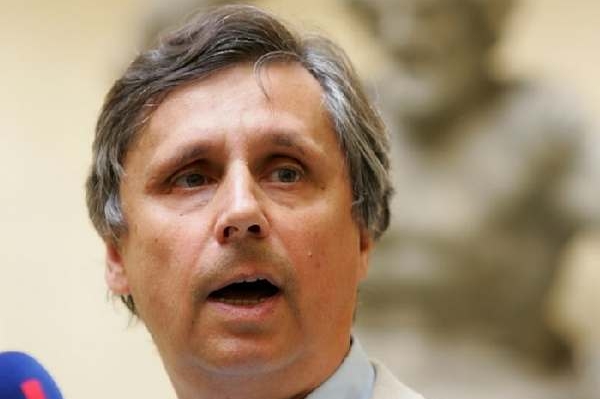 Premiér Fischer si vybral do vlády jiné lidi, než nadiktovaly strany.