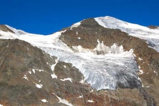 M&iacute;sto ne&scaron;těst&iacute;. Hora Schalfkogel vysok&aacute; 3540 metrů.
