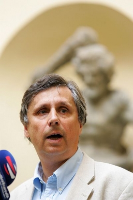 Jednání o nové vládě se zase rozeběhla.