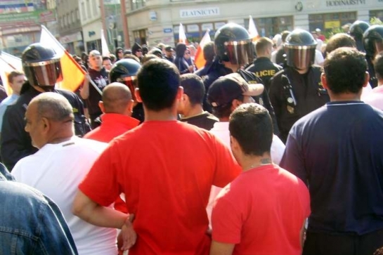 Policie vytlačila neonacisty z ostravského Masarykova náměstí.