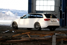 Upravené Audi RS6 může mít dvaadvacetipalcová kola Sportec a až o čtyři centimetry snížený podvozek.